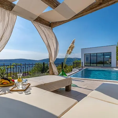 72 Crikvenica Riviera Vilă *