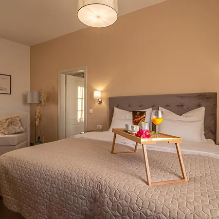 72 Crikvenica Riviera * בריביר